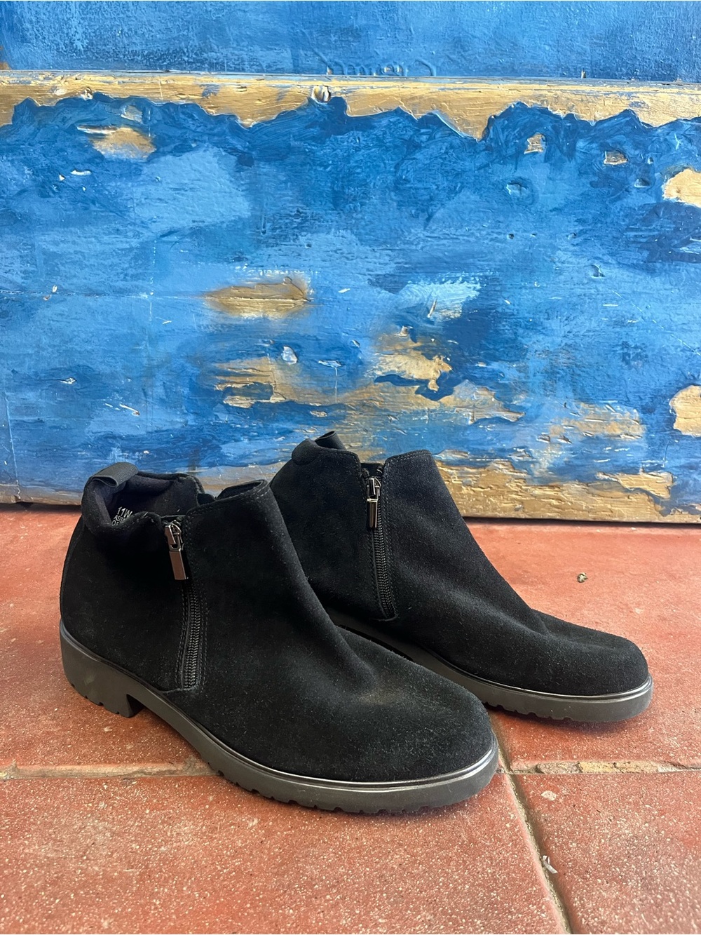 Munro Black Suede Chukka Zip Boots